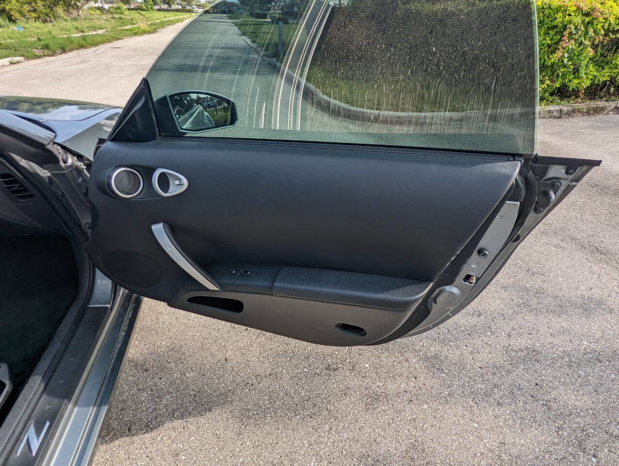 Used 2004 Nissan 350Z Touring image 17