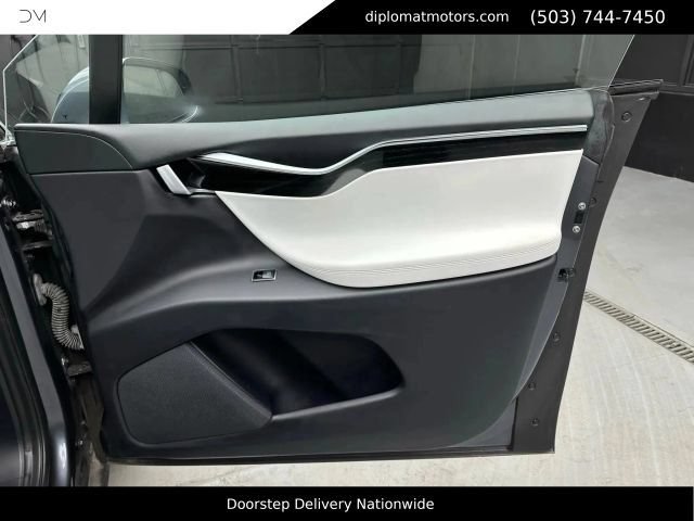 Used 2017 Tesla Model X AWD/4WD image 29