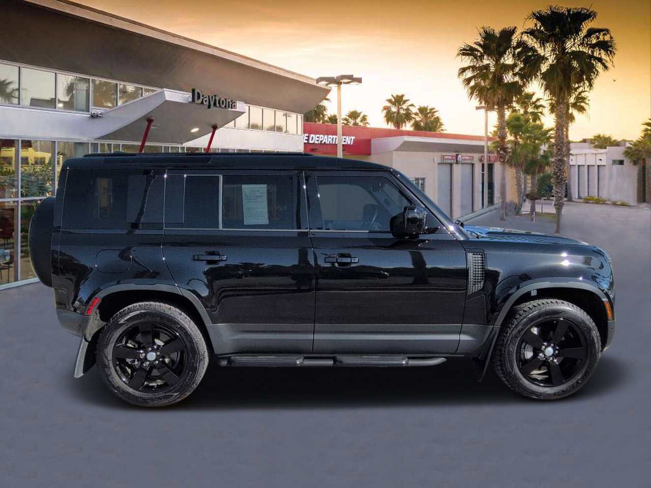 Used 2025 Land Rover Defender 110 S image 2