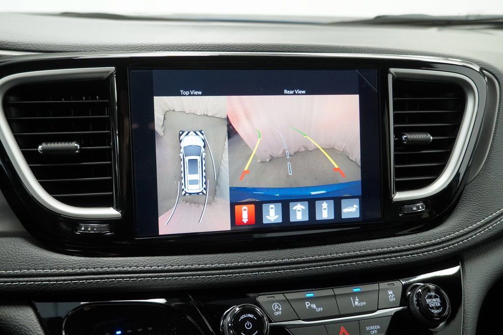 New 2026 Chrysler Pacifica Select w/ S Appearance Package image 23