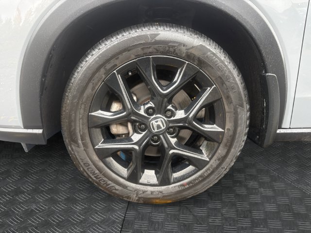 Certified 2025 Honda HR-V Sport image 14