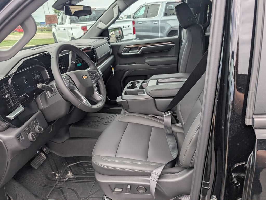 New 2026 Chevrolet Silverado 1500 LT w/ Leather Package AWD/4WD image 18