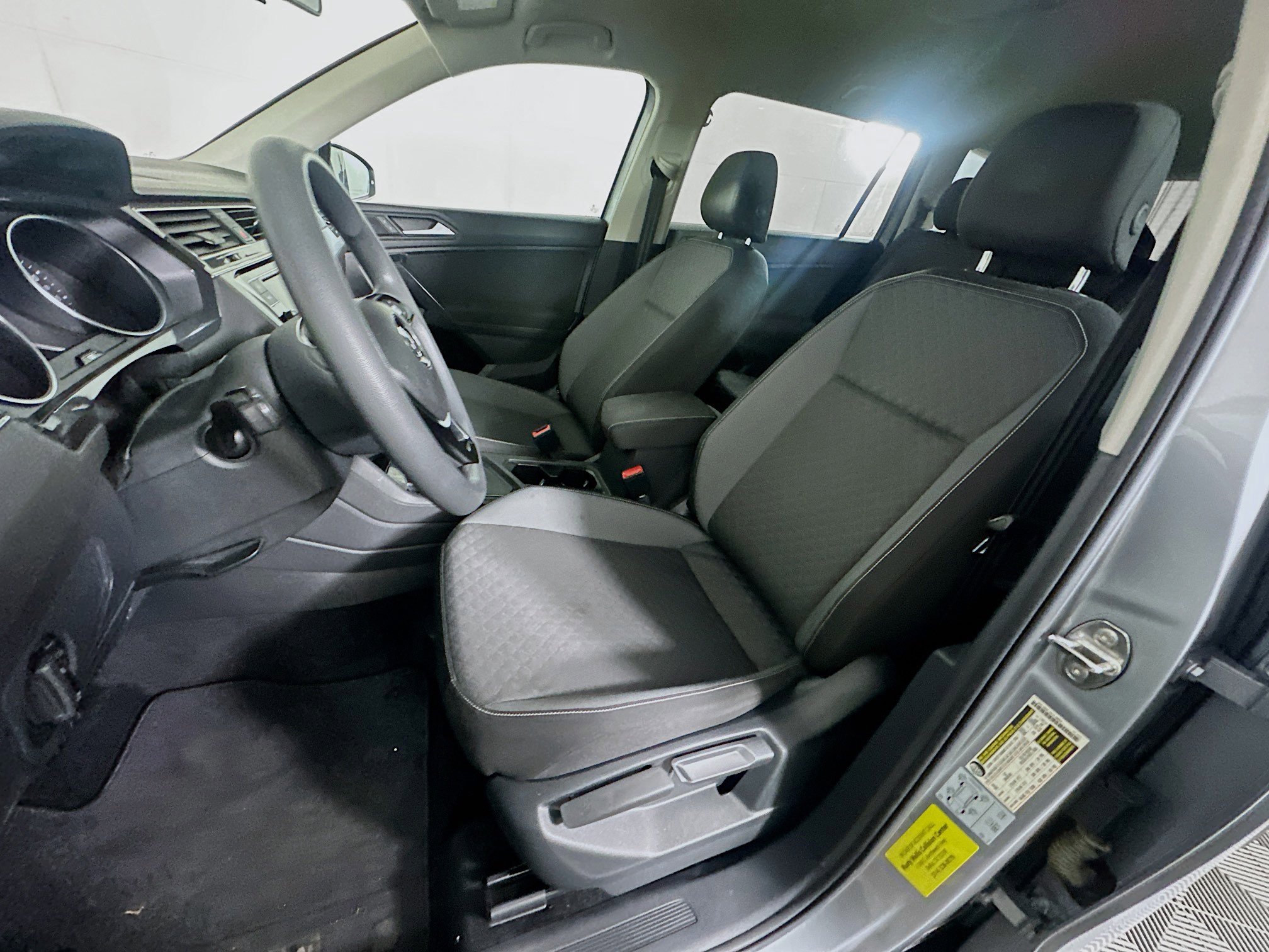 Used 2021 Volkswagen Tiguan S FWD image 13