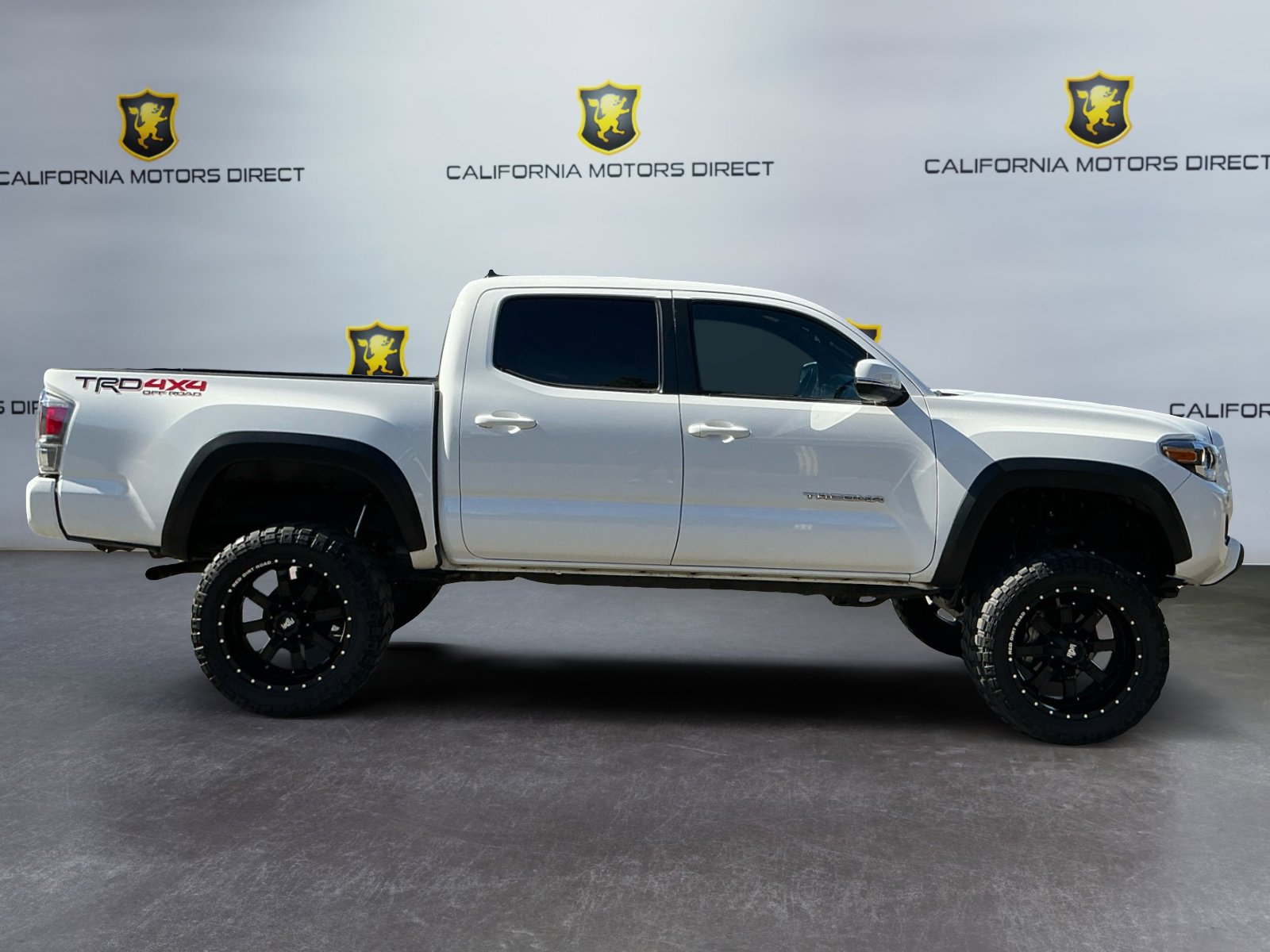 Used 2022 Toyota Tacoma TRD Off-Road w/ Technology Package image 4