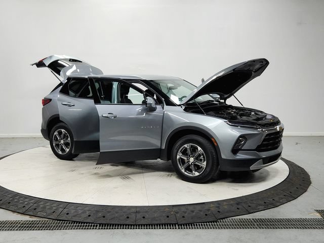 Used 2025 Chevrolet Blazer LT FWD image 10