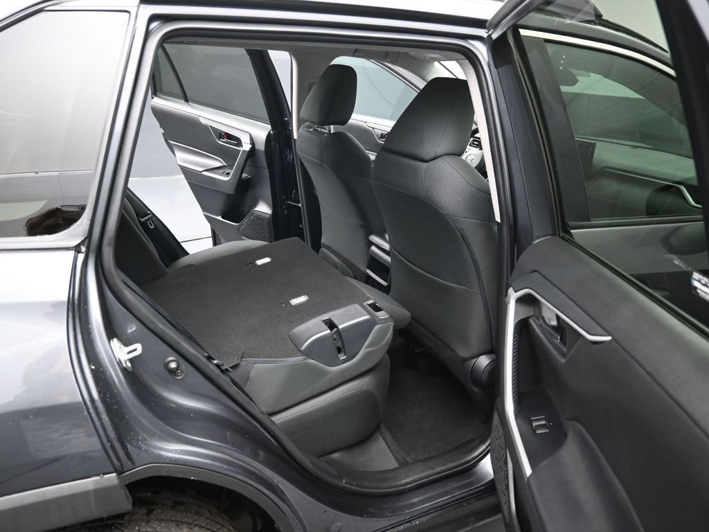 Used 2021 Toyota RAV4 LE w/ Carpet Mat Package (TMS) image 24