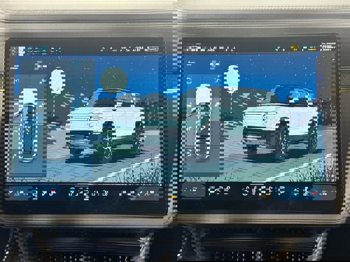 Used 2024 Rivian R1S Adventure image 12