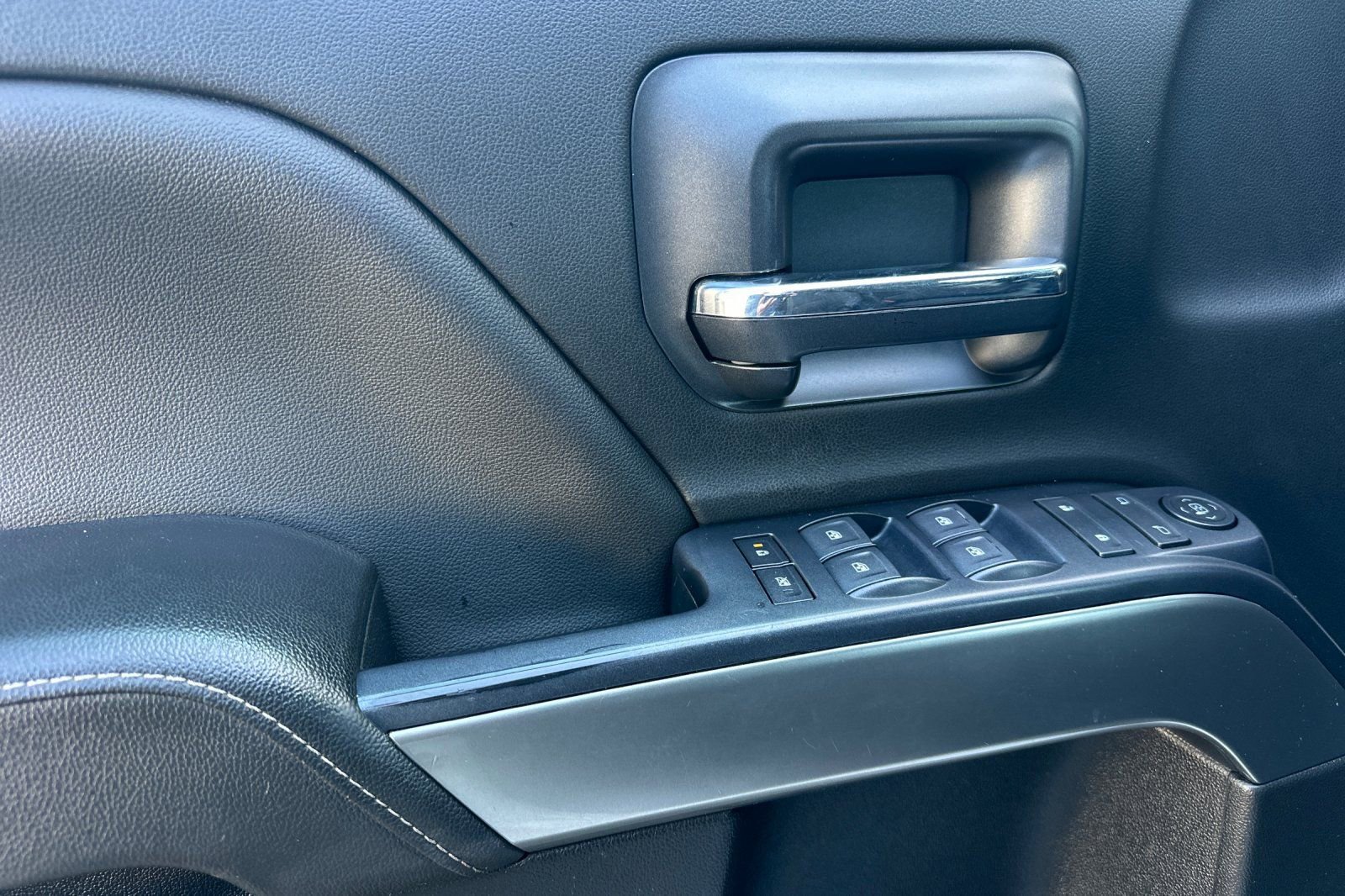 Used 2018 Chevrolet Silverado 1500 LT image 11