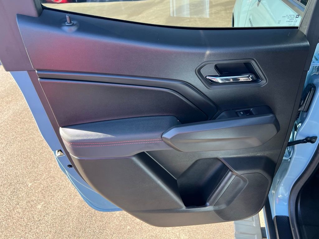 Used 2025 Chevrolet Colorado Z71 w/ Technology Package image 21