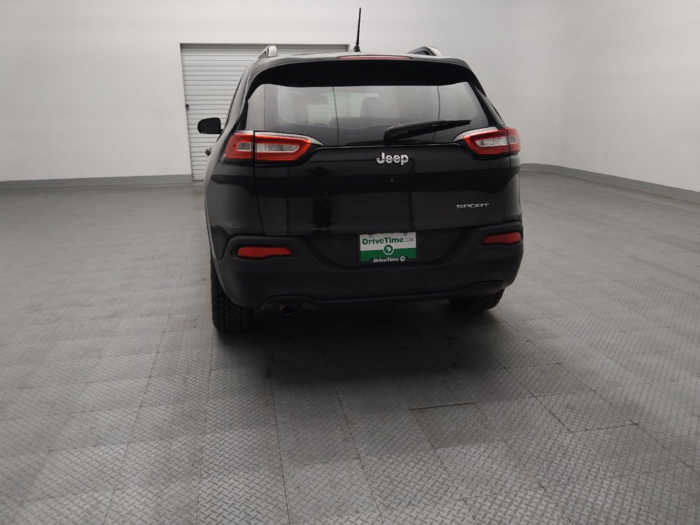 Used 2016 Jeep Cherokee Sport FWD image 6