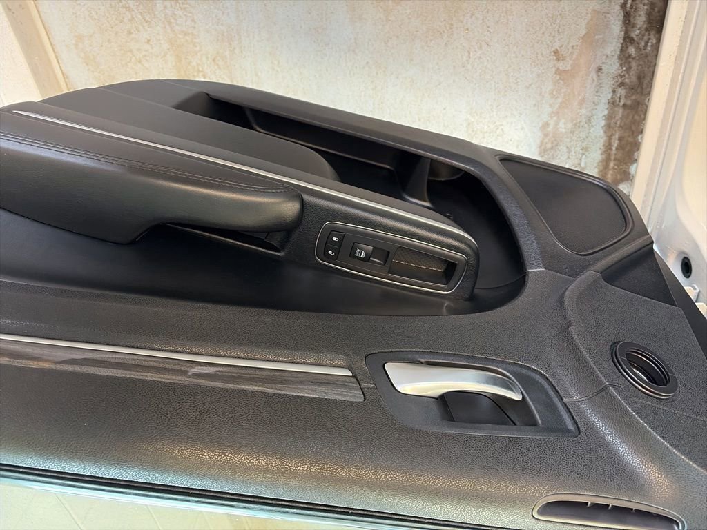 Used 2020 Chrysler 300 Touring L w/ Quick Order Package 2EF RWD image 24