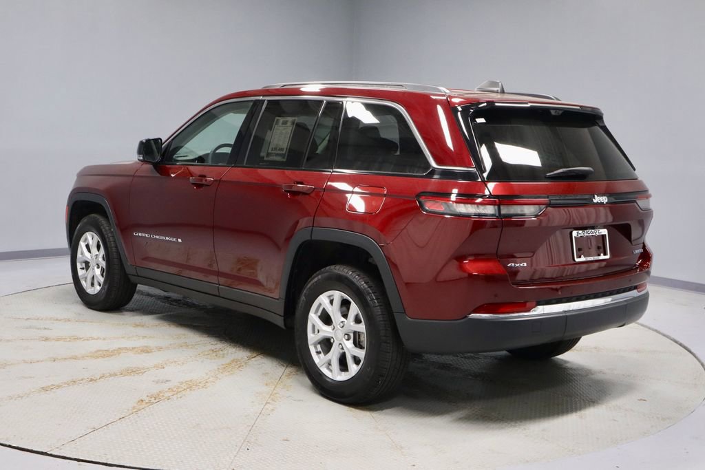 Used 2024 Jeep Grand Cherokee Limited w/ Luxury Tech Group II image 10