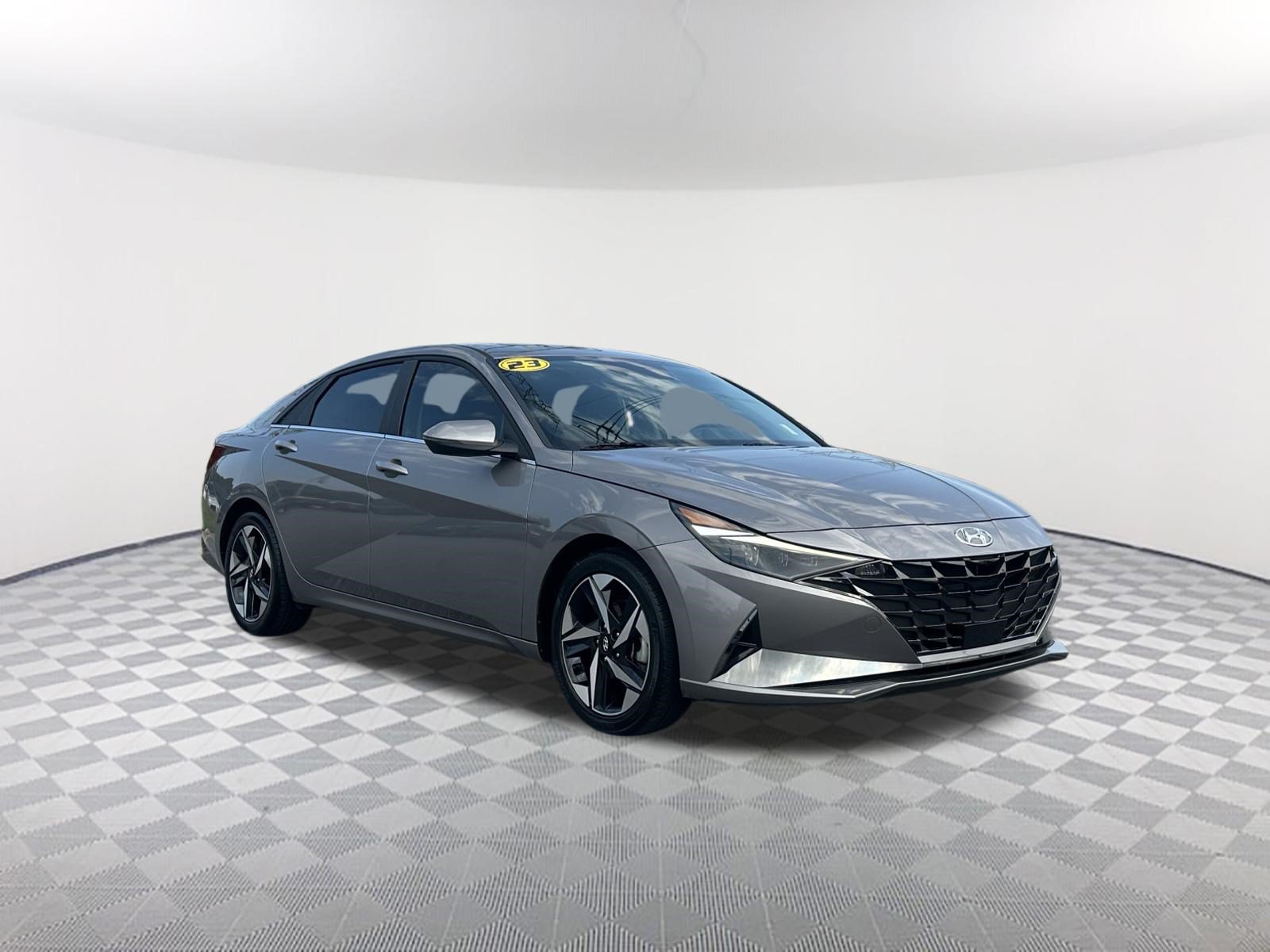 Used 2023 Hyundai Elantra Limited FWD image 3