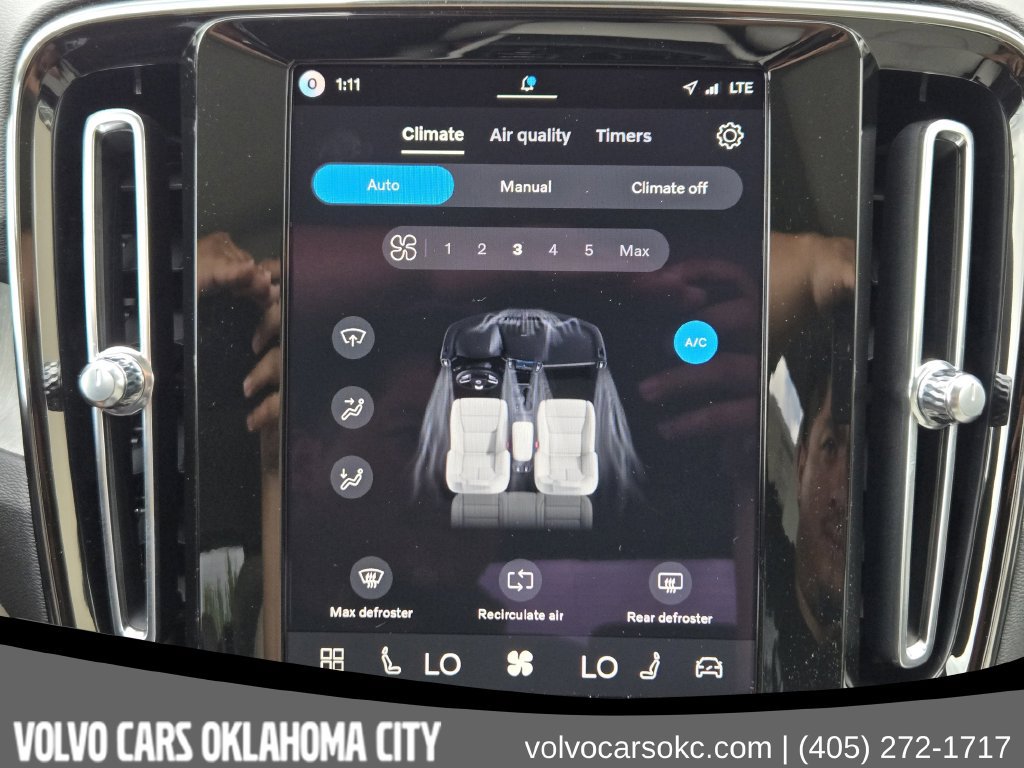 New 2026 Volvo XC40 B5 Ultra w/ Protection Package Premier AWD/4WD image 18