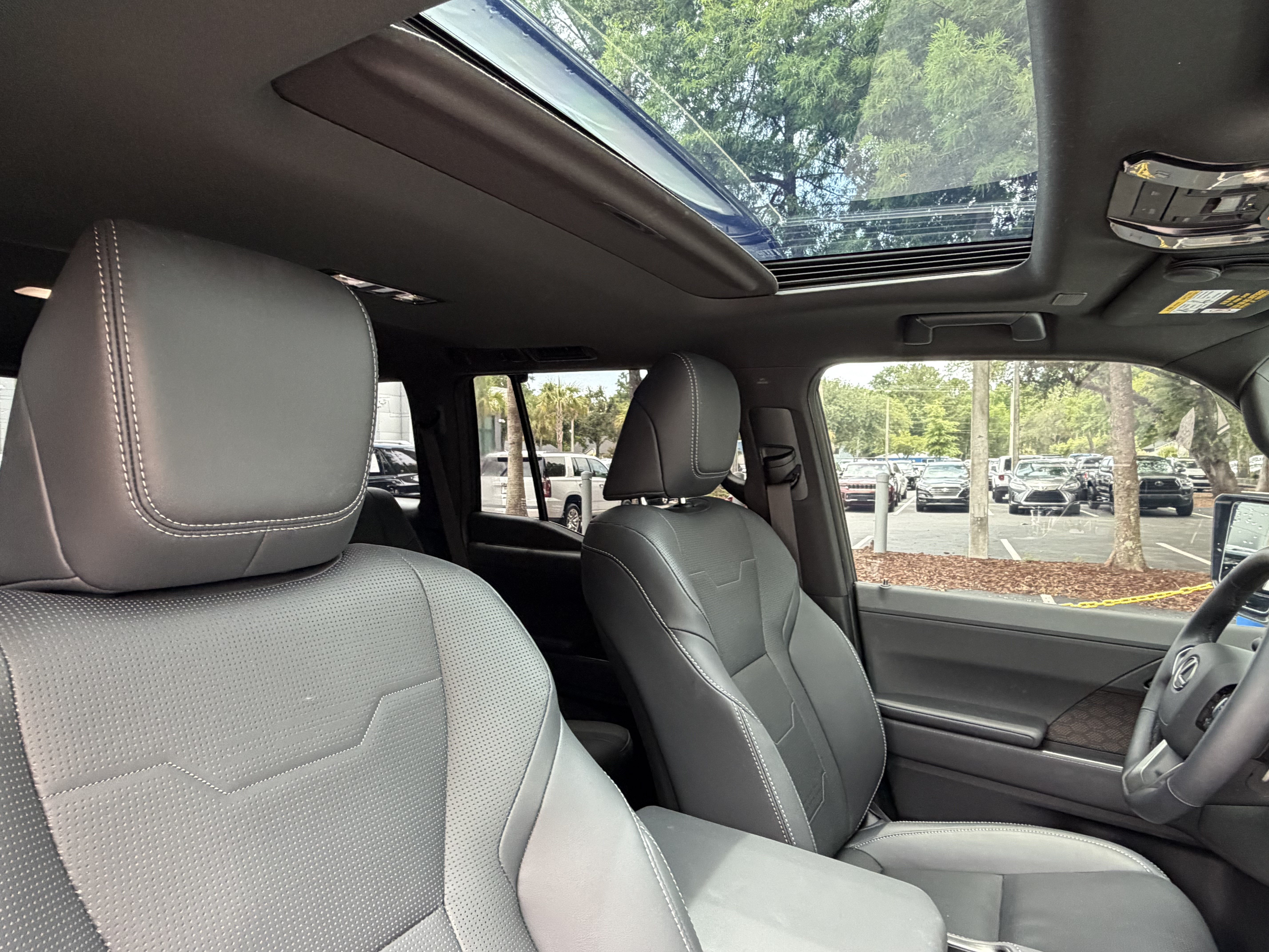 Used 2026 Lexus GX 550 w/ Accessory Package (2T) AWD/4WD image 46