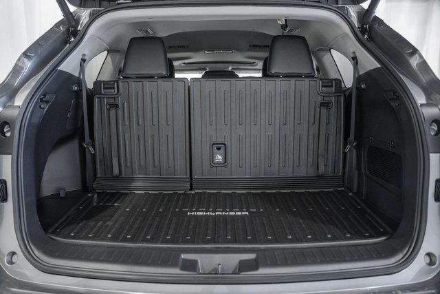 New 2025 Toyota Highlander XLE image 9