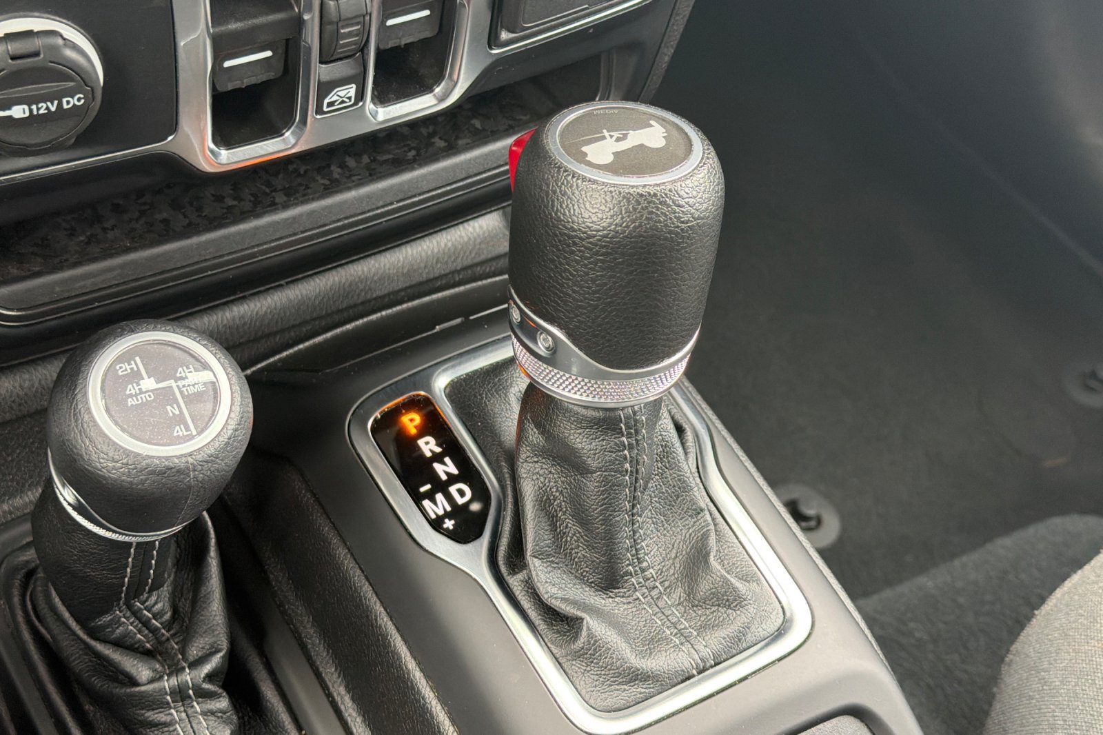 Used 2024 Jeep Wrangler Unlimited Sahara AWD/4WD image 27
