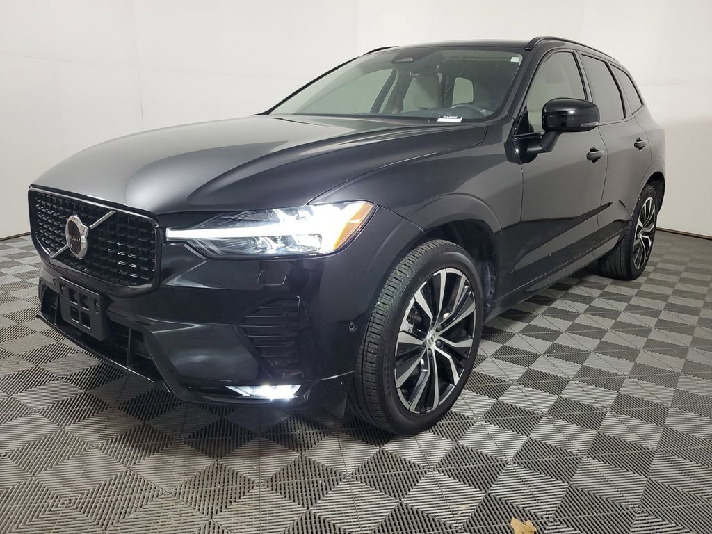 Certified 2023 Volvo XC60 B5 Plus w/ Climate Package FWD image 4