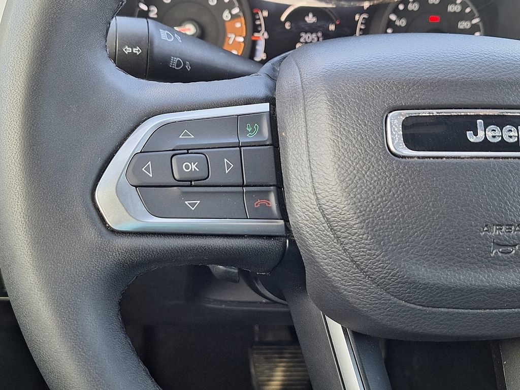 Used 2025 Jeep Compass Limited AWD/4WD image 15