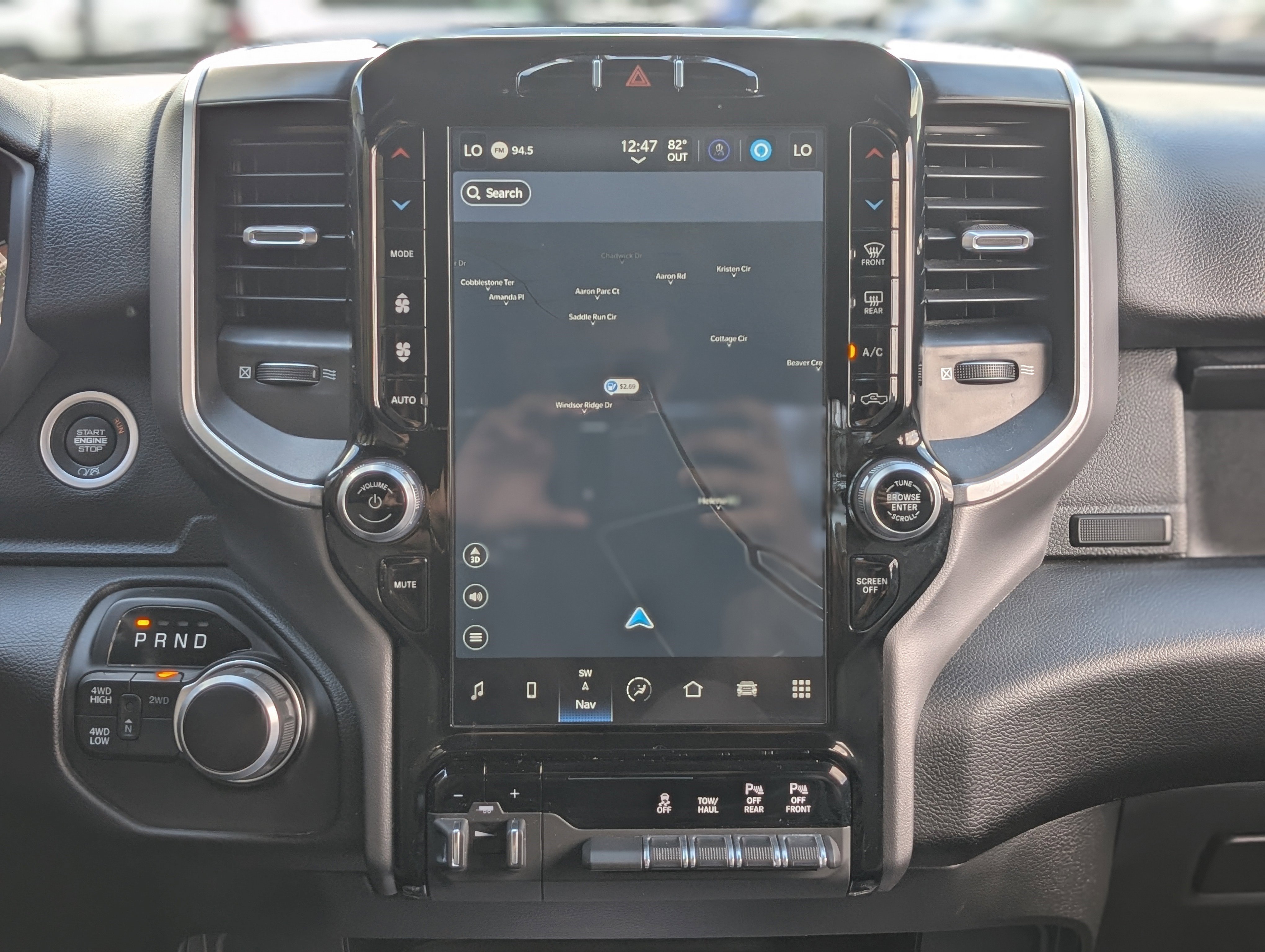 Used 2024 RAM 2500 Big Horn w/ Sport Appearance Package image 25