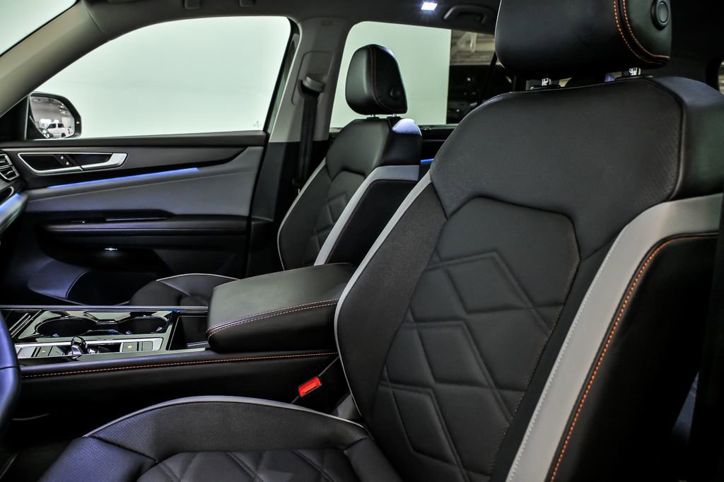 Certified 2026 Volkswagen Atlas Peak Edition AWD/4WD image 13