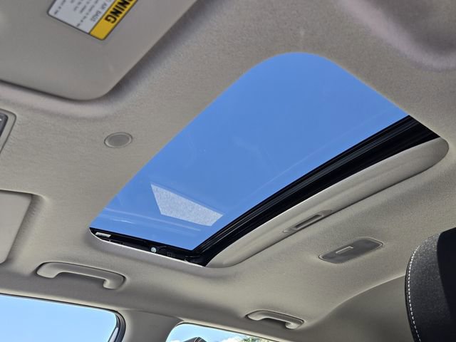 Certified 2025 Hyundai Venue SEL FWD image 16