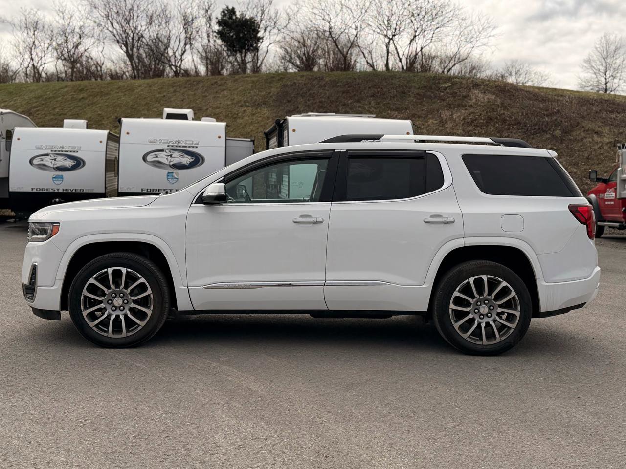 Used 2021 GMC Acadia Denali w/ GMC Pro Grade Package image 8