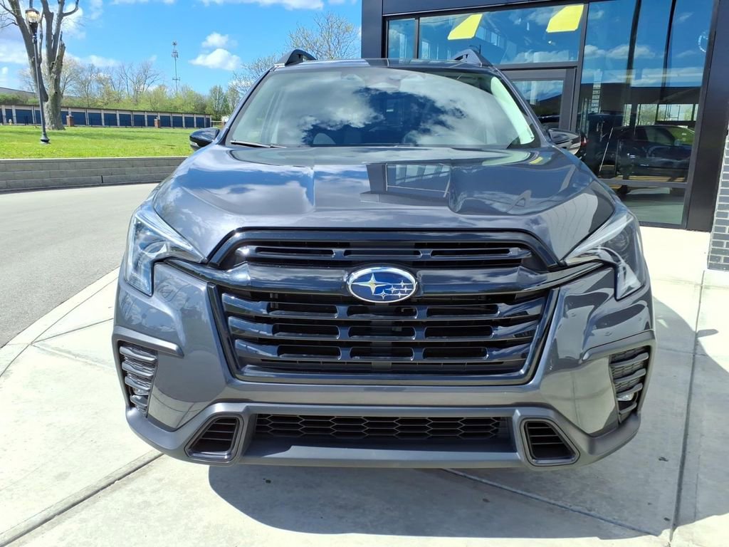Used 2023 Subaru Ascent Onyx Edition AWD/4WD image 2