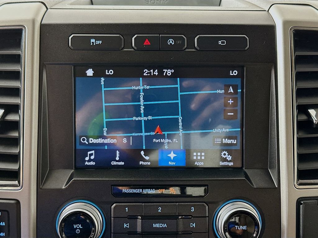 Used 2017 Ford F150 Lariat w/ Equipment Group 502A Luxury AWD/4WD image 15