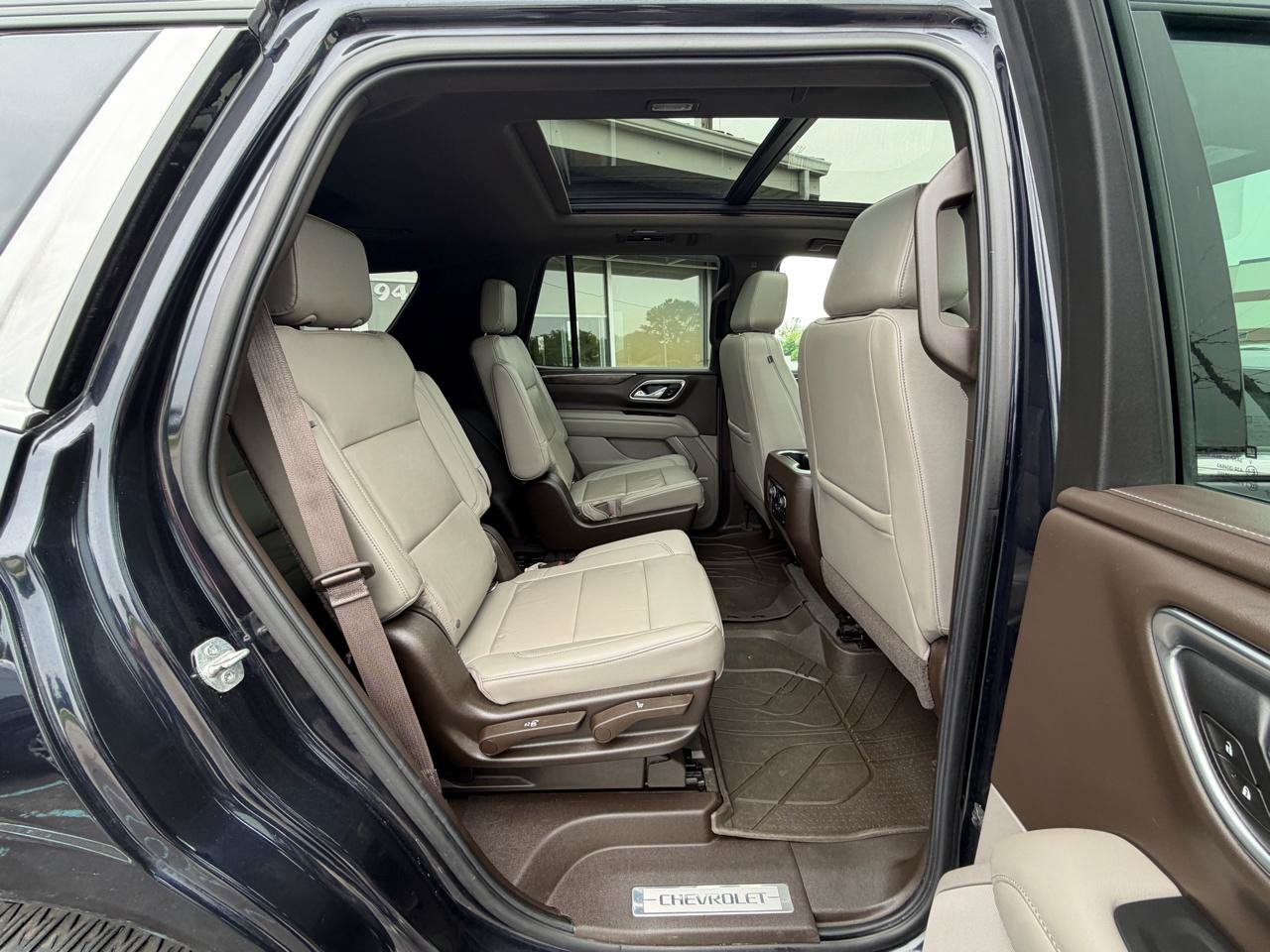 Used 2021 Chevrolet Tahoe LT w/ LT Signature Package AWD/4WD image 32