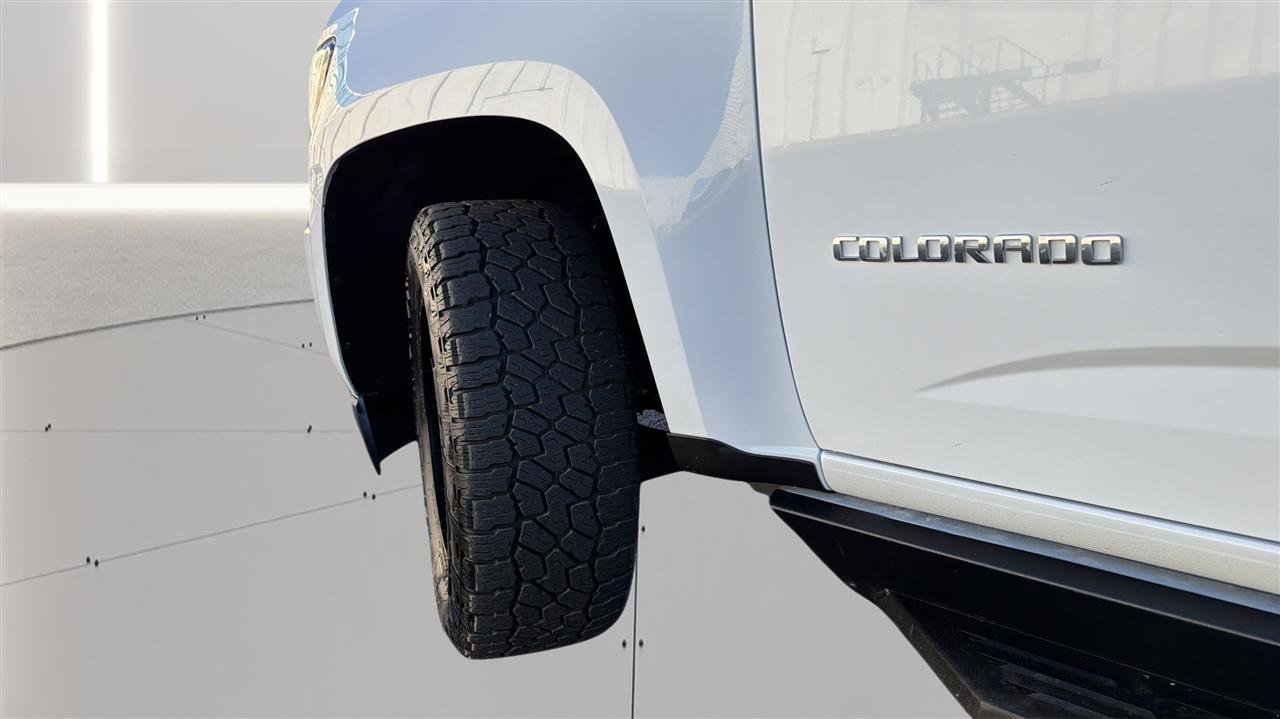 Used 2017 Chevrolet Colorado Z71 image 32