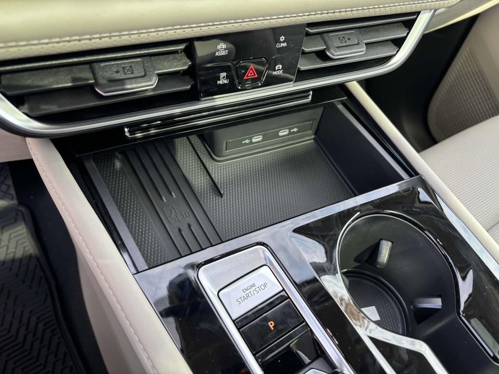 New 2025 Volkswagen Atlas SEL image 23