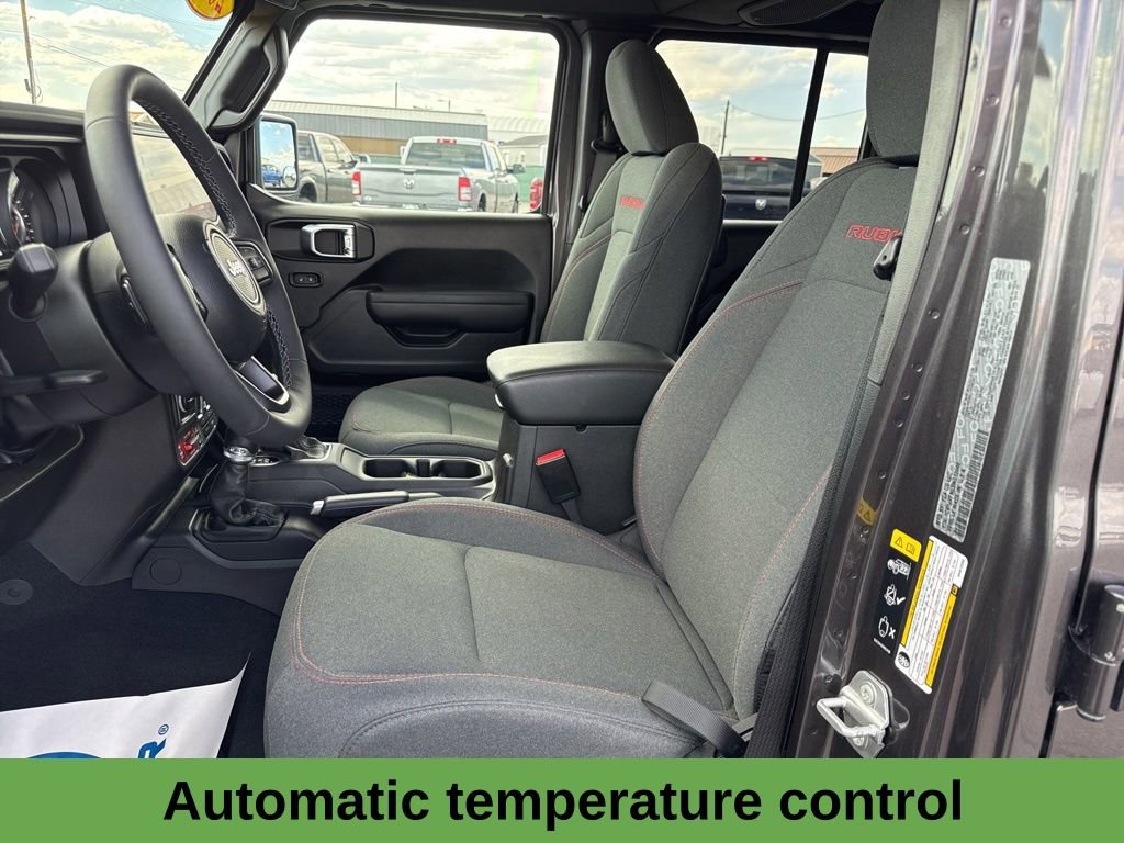 Used 2025 Jeep Wrangler Unlimited Rubicon w/ Convenience Group AWD/4WD image 12