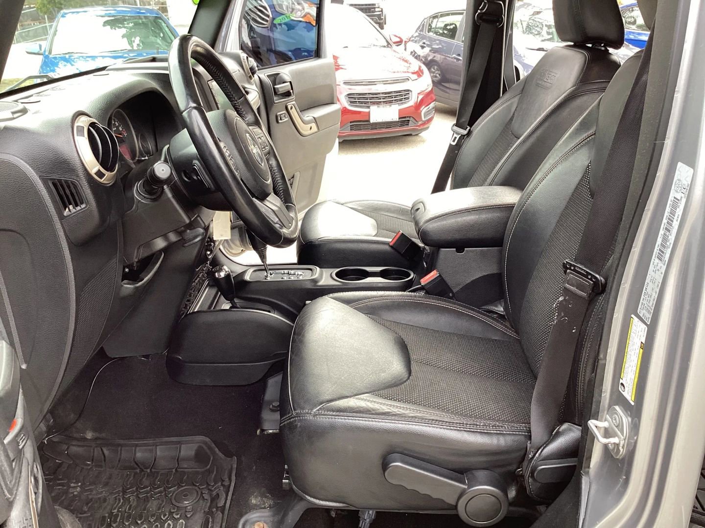 Used 2016 Jeep Wrangler Unlimited Sahara image 17