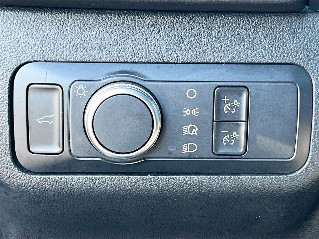Used 2022 Ford Escape SE w/ SE Sport Appearance Package FWD image 10