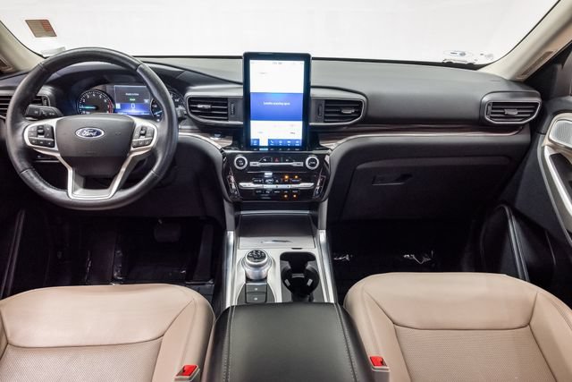 Used 2023 Ford Explorer Limited w/ Hybrid Equipment Group 310A AWD/4WD image 30