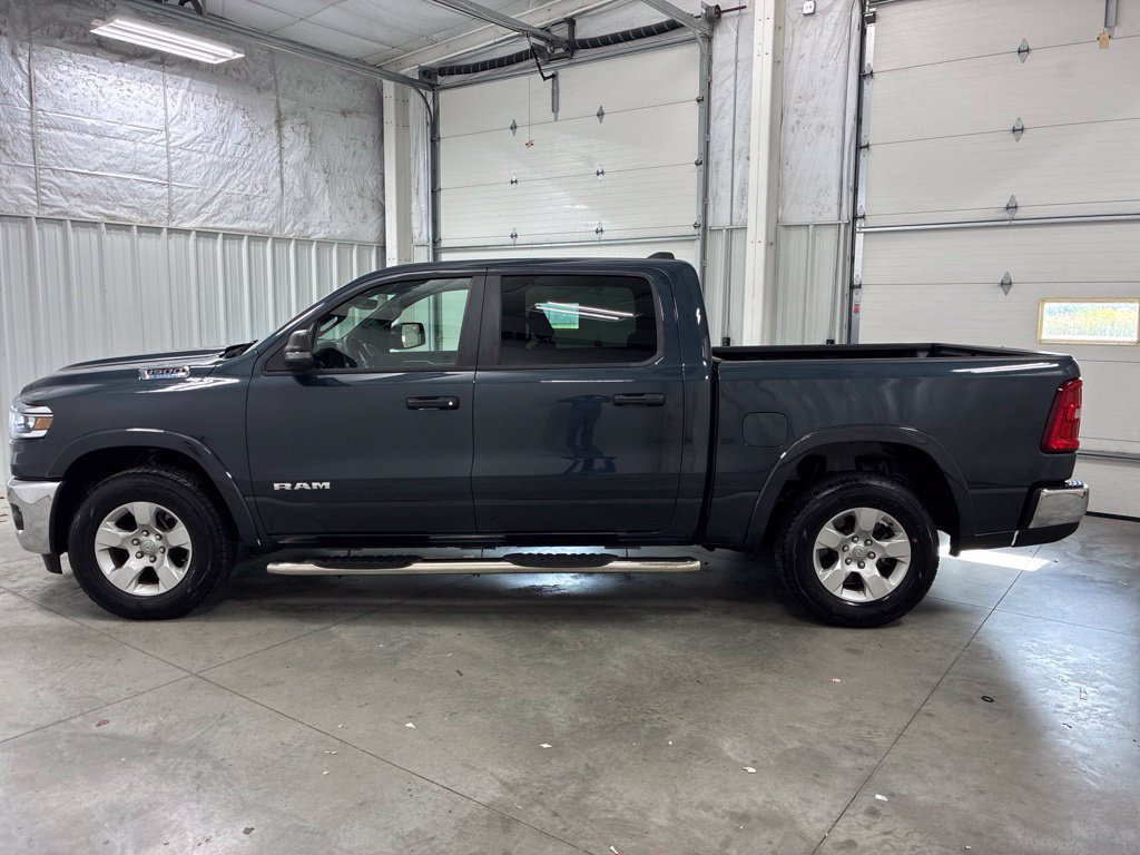 Used 2025 RAM 1500 Big Horn AWD/4WD image 23