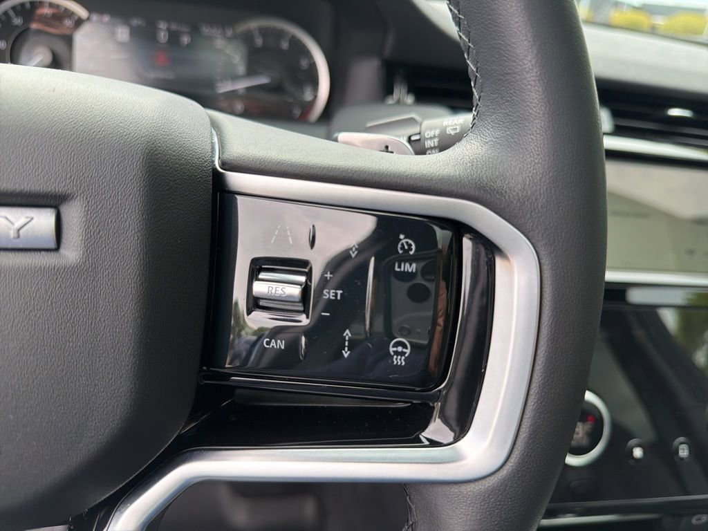 Used 2023 Land Rover Discovery Sport SE R-Dynamic image 19