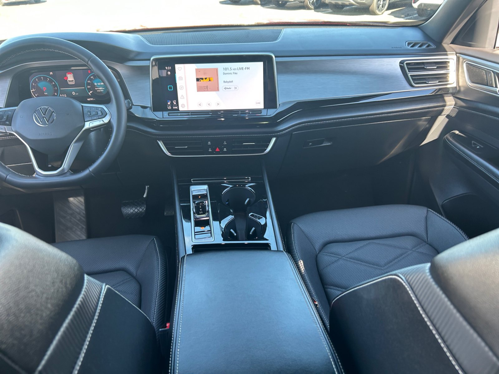 Certified 2024 Volkswagen Atlas Cross Sport SE w/ Panoramic Sunroof Package FWD image 19