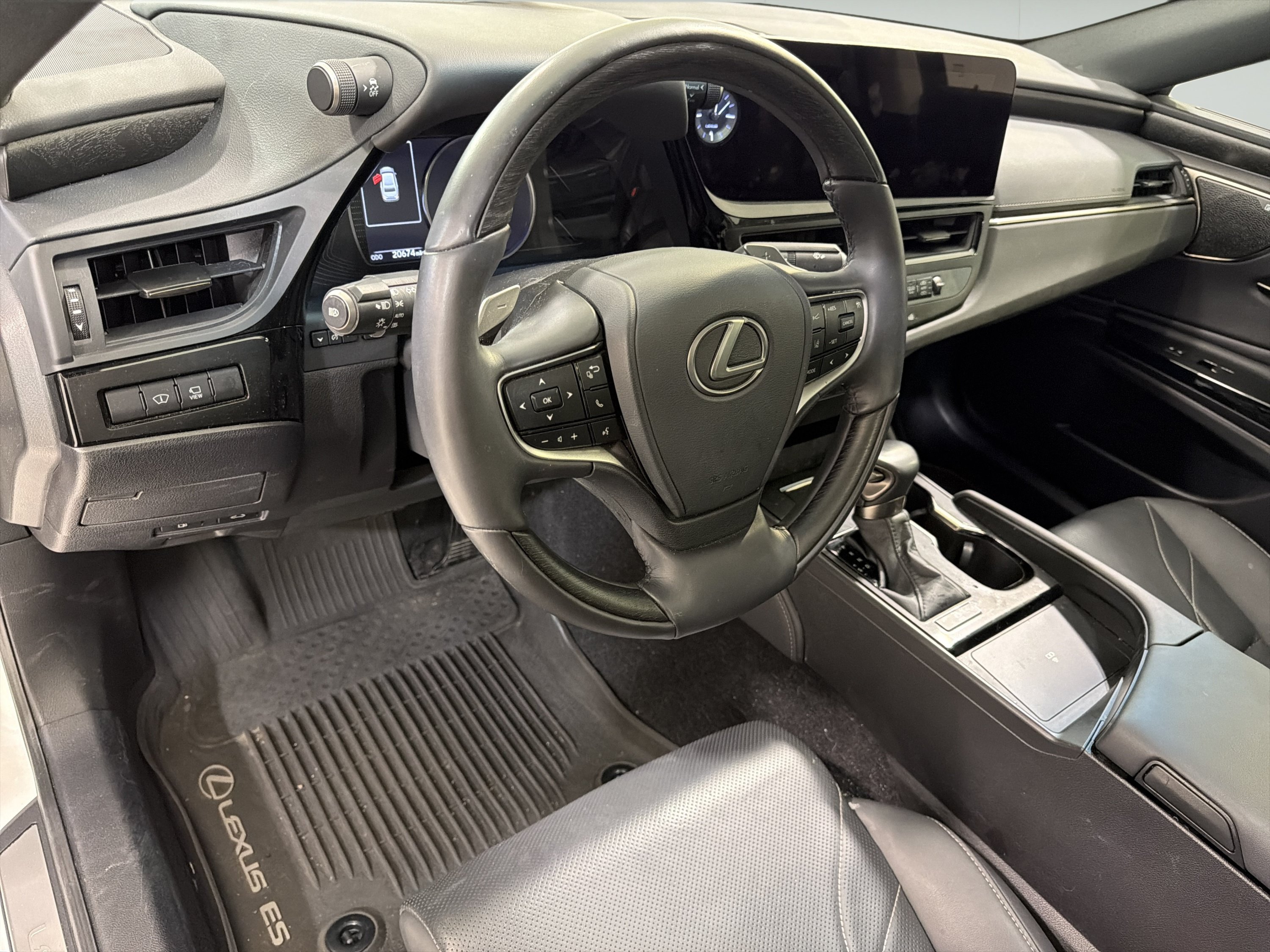 Used 2025 Lexus ES 350 Ultra Luxury w/ Accessory Package (Z2) FWD image 14