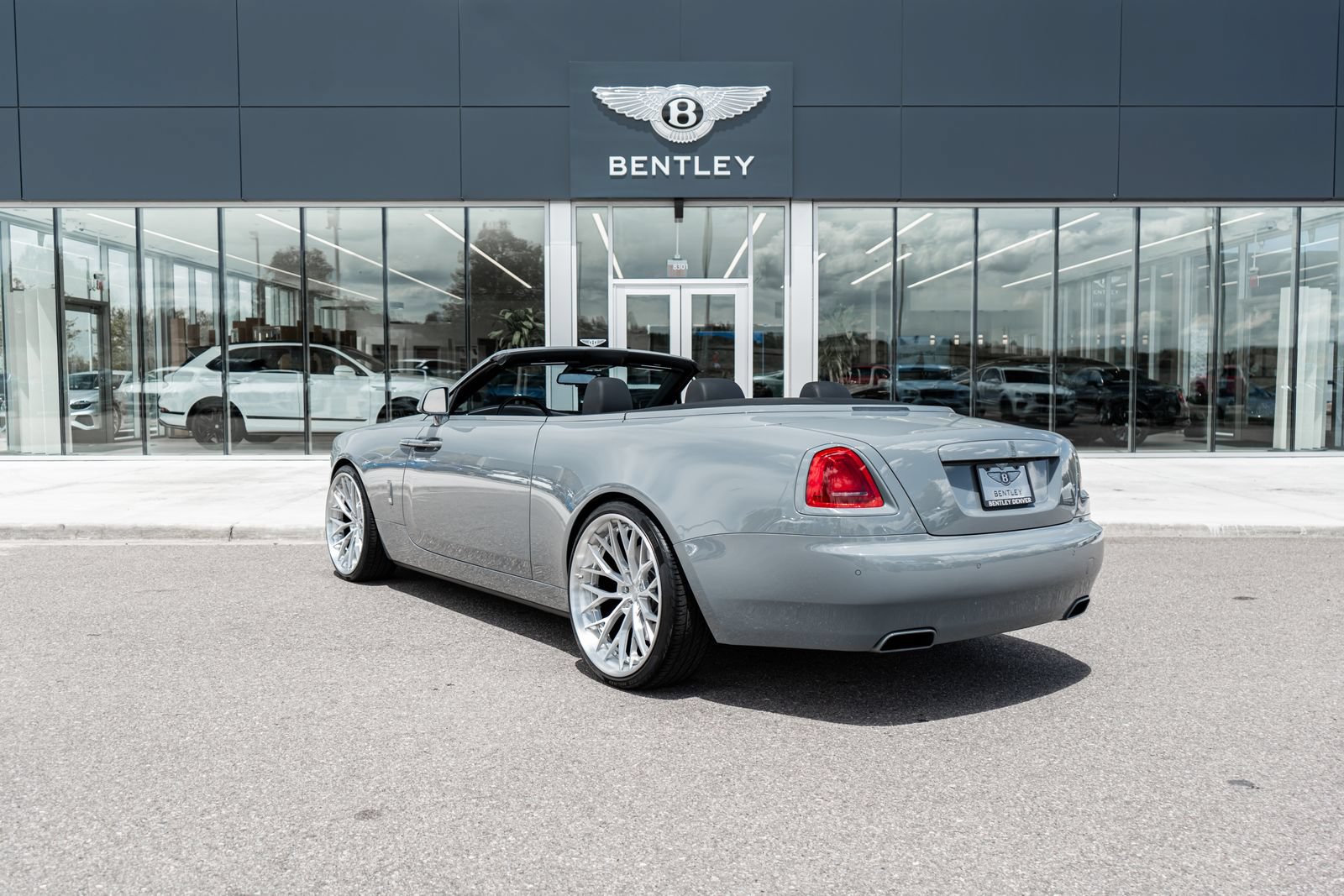 Used 2020 Rolls-Royce Dawn RWD image 8