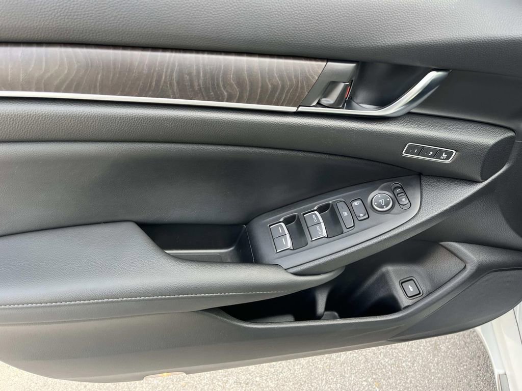 Used 2021 Honda Accord Touring image 25