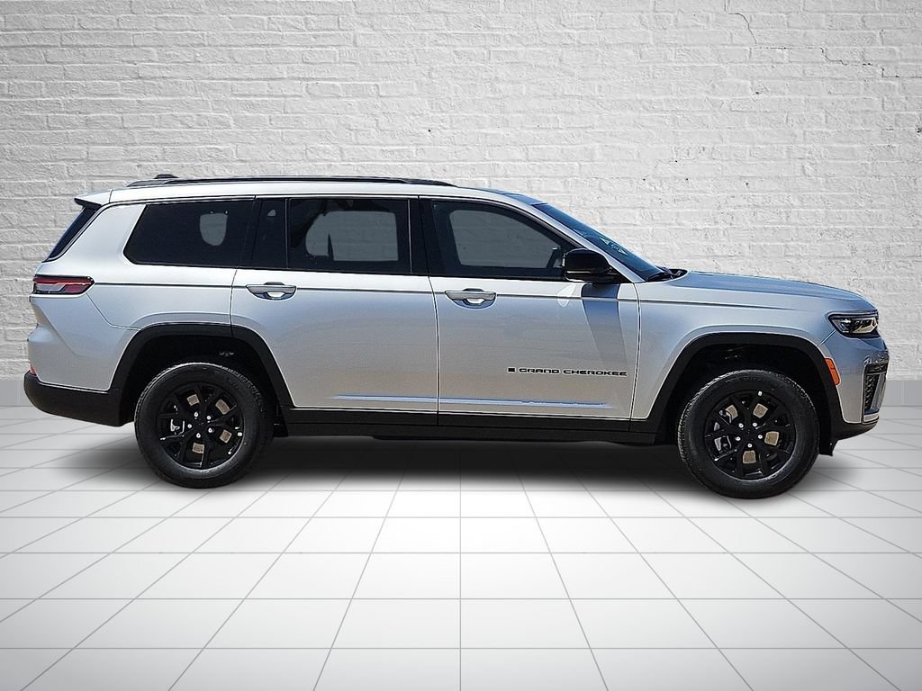 New 2026 Jeep Grand Cherokee L 4WD image 5