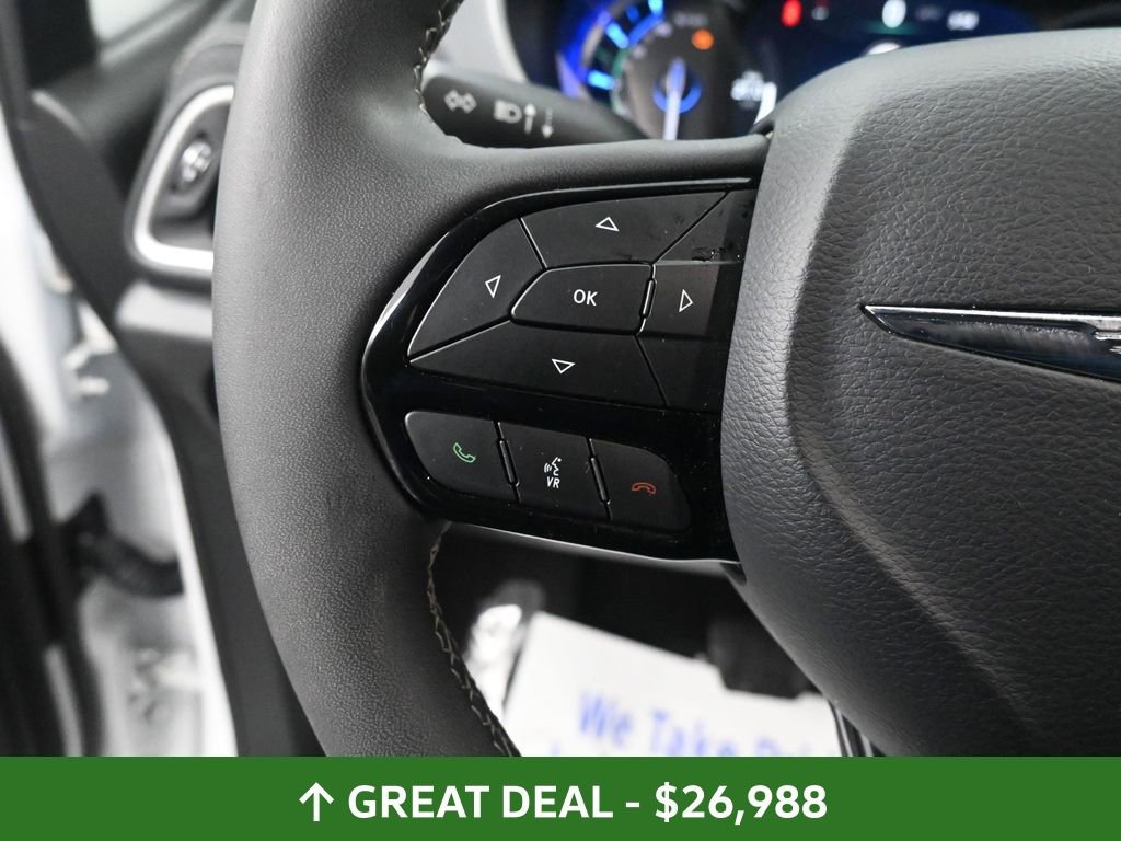 Used 2024 Chrysler Pacifica Select image 34