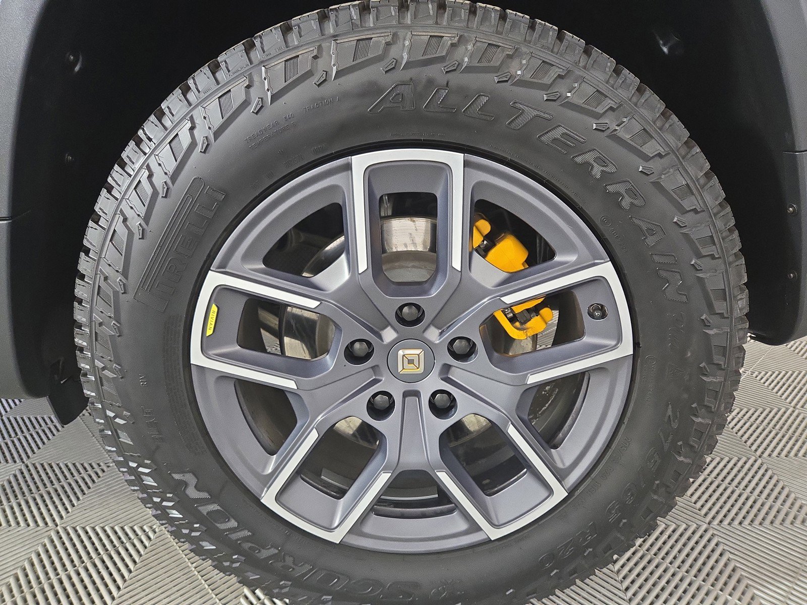 Used 2022 Rivian R1T Launch Edition image 10