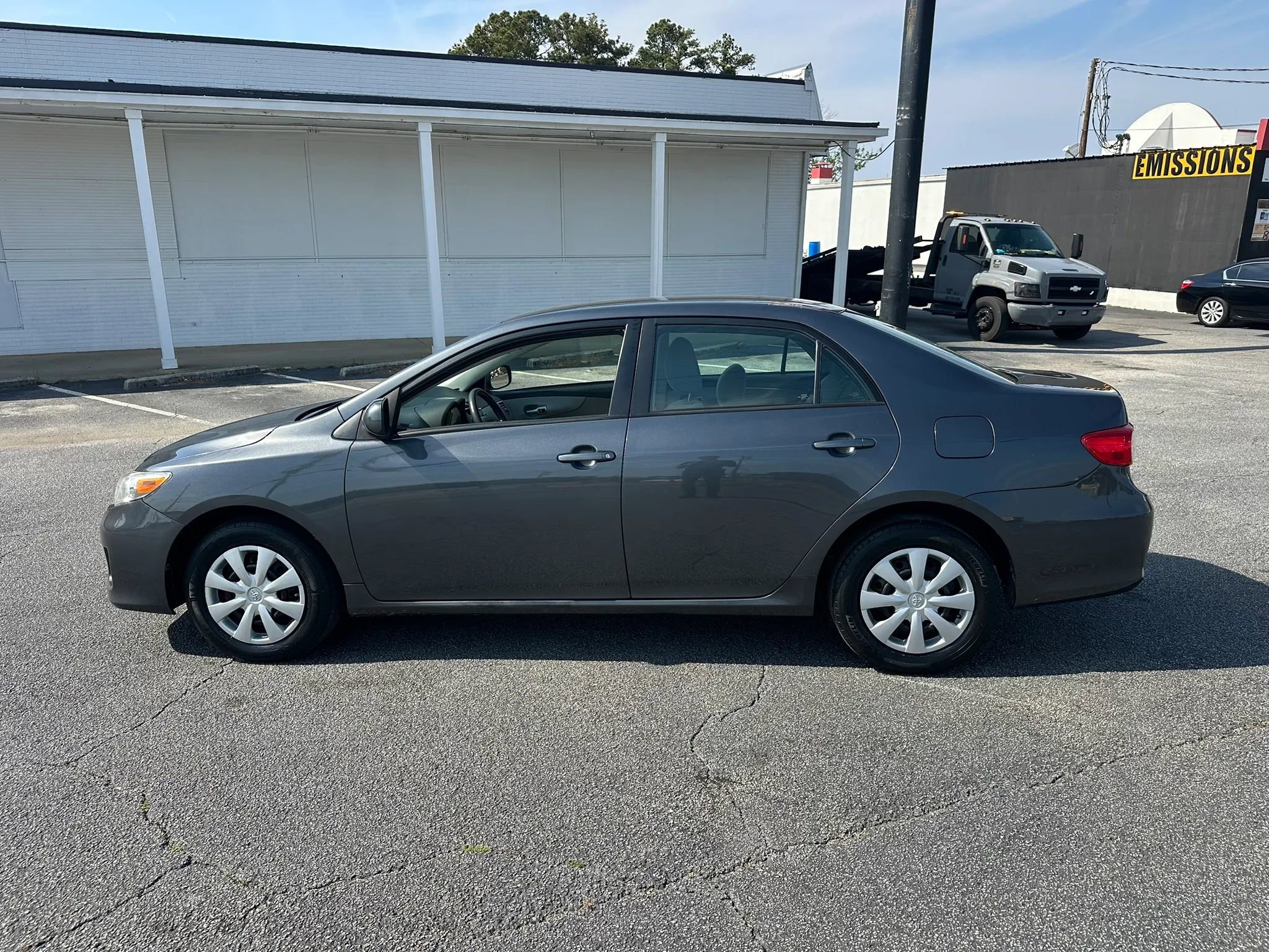 Used 2011 Toyota Corolla LE image 5