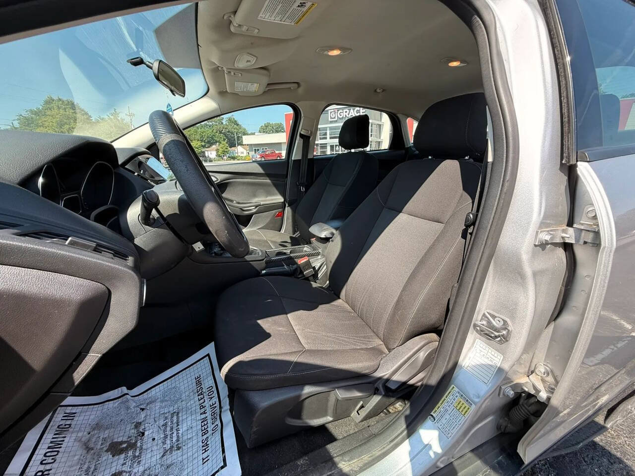 Used 2018 Ford Focus SE FWD image 9