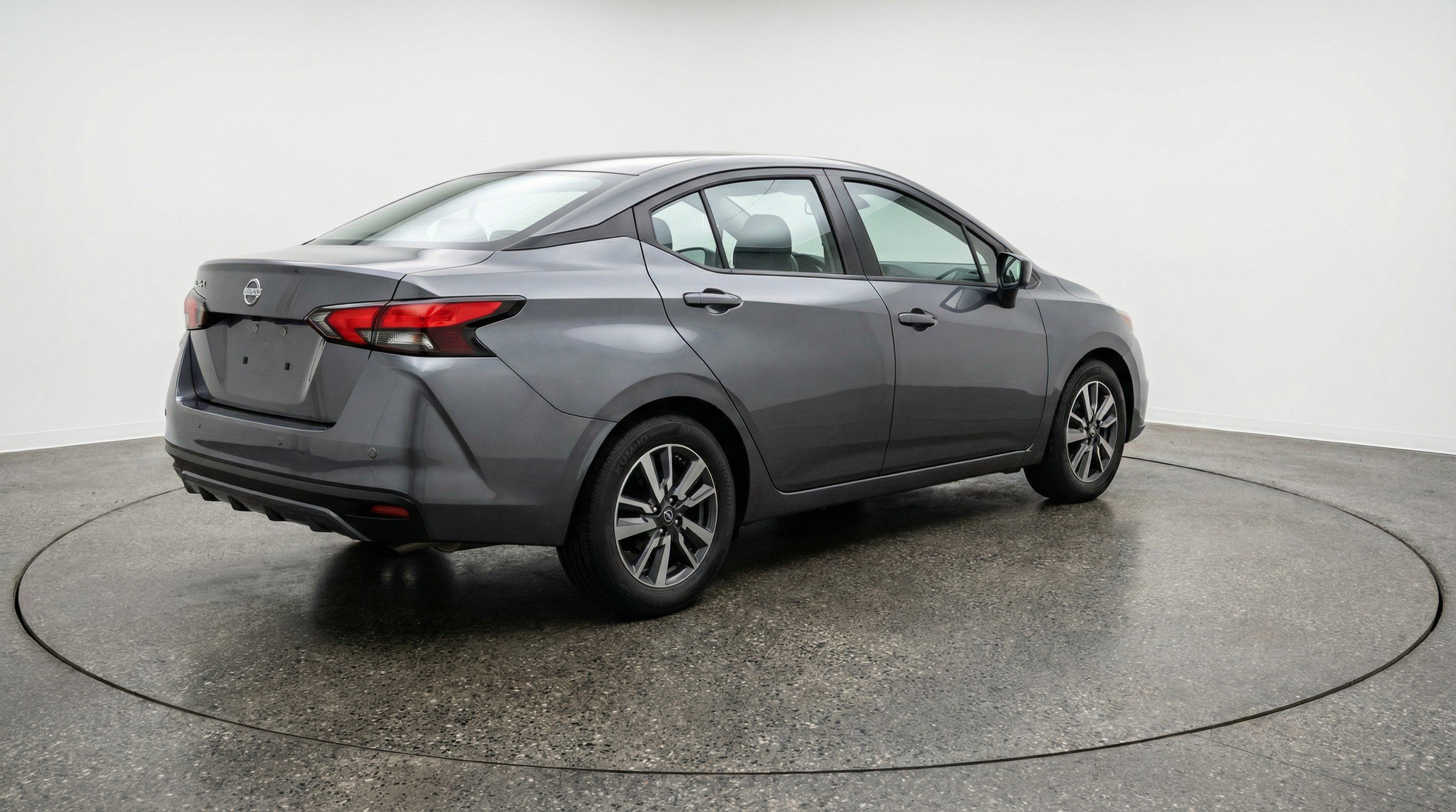 Used 2025 Nissan Versa SV FWD image 9