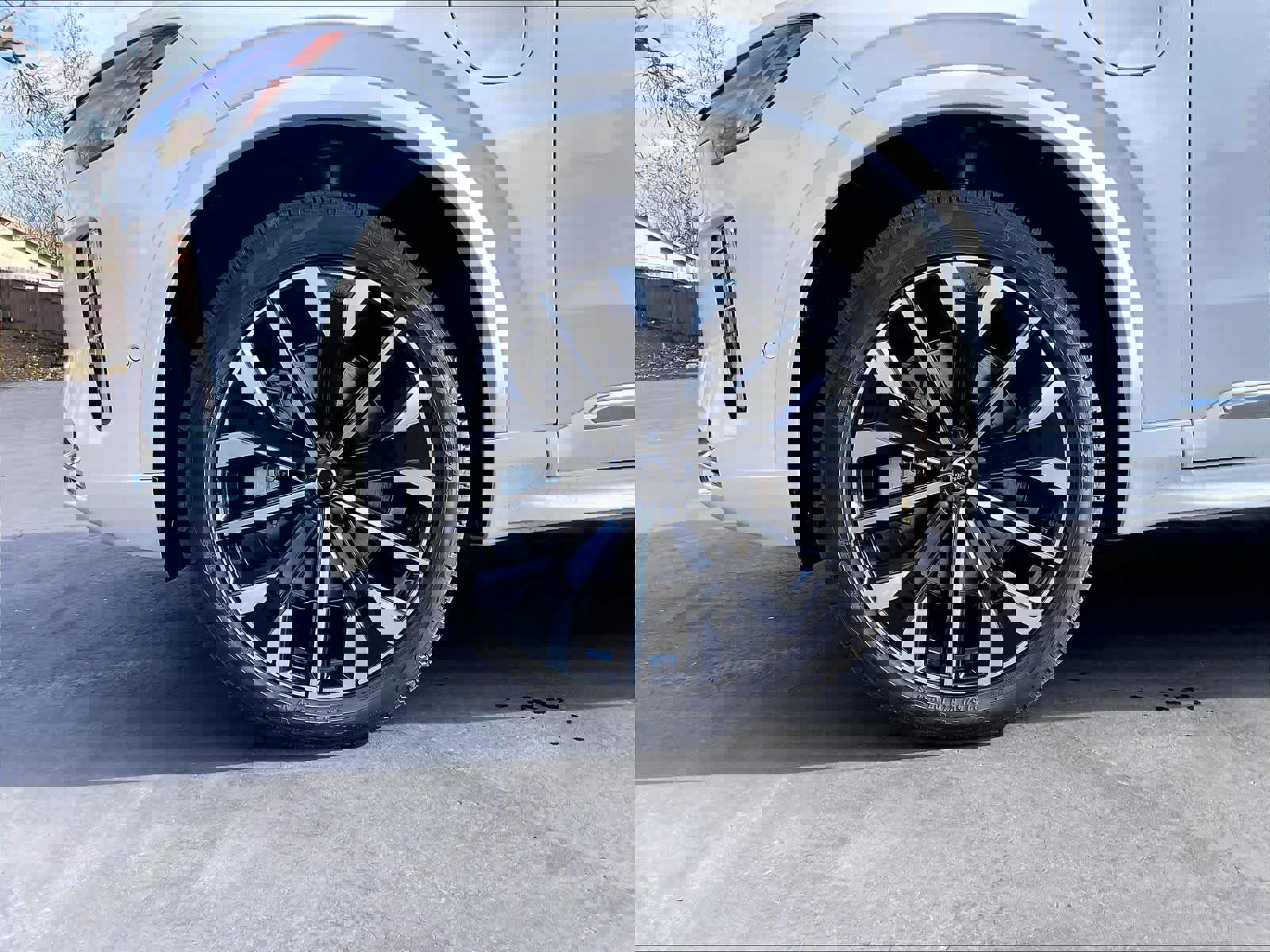 New 2026 Volvo XC90 T8 Plus w/ Protection Package Premier image 14