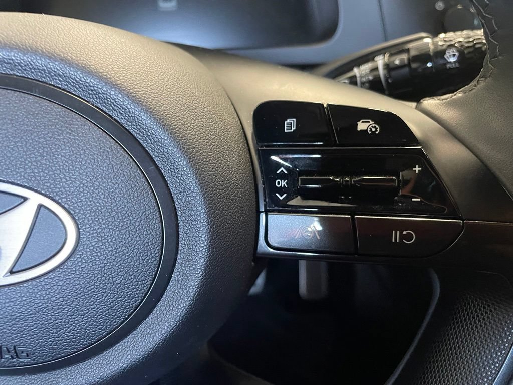 Used 2025 Hyundai Elantra Sport FWD image 14